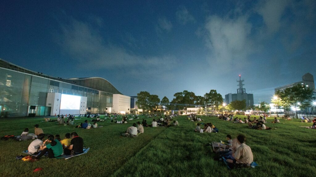 「真夏の夜の星空上映会」（2020年）の様子 撮影：谷康弘 写真提供：山口情報芸術センター［YCAM］
